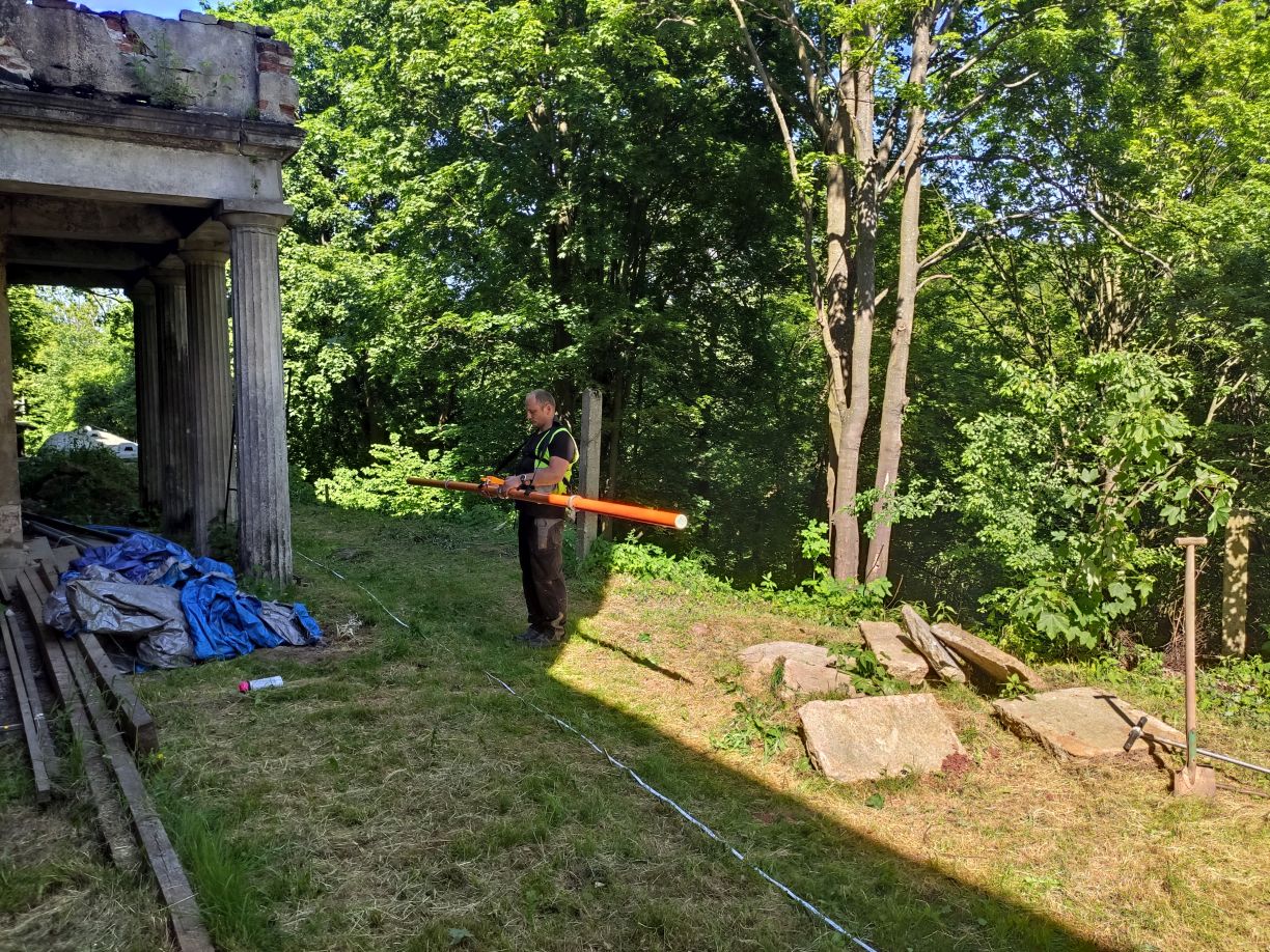 Geofizyczne badanie archeologiczne przewodności gruntu