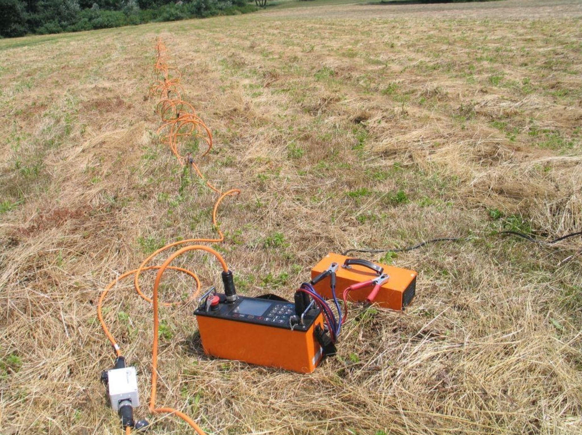 Badania elektrooporowe ERT linia pomiarowa badania geofizycznego